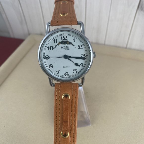 Vintage 1980’s Colossal Fossil Collection Moon Phase Watch Fashion in Time - Picture 6 of 10